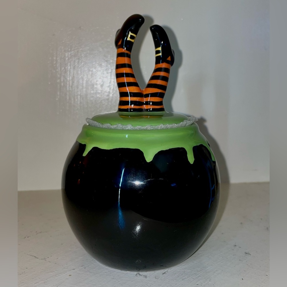 Halloween witch cup with lid
